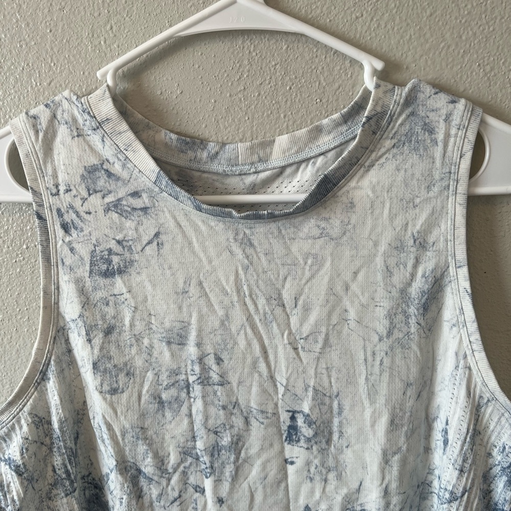 Lululemon Train To Be Tank Tie Dye Wash White & Blue Mesh Panels Cropped Active - Picture 5 of 7